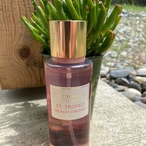 NWT- Victoria Secret St. Tropez Beach Orchard mist spray